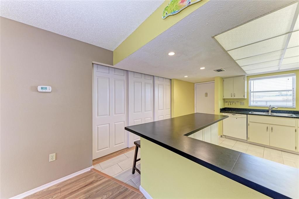 For Sale: $169,900 (3 beds, 2 baths, 1270 Square Feet)