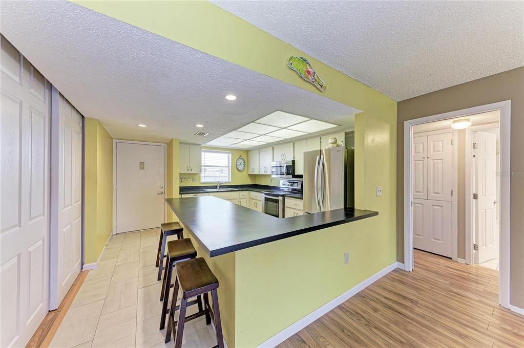 For Sale: $169,900 (3 beds, 2 baths, 1270 Square Feet)