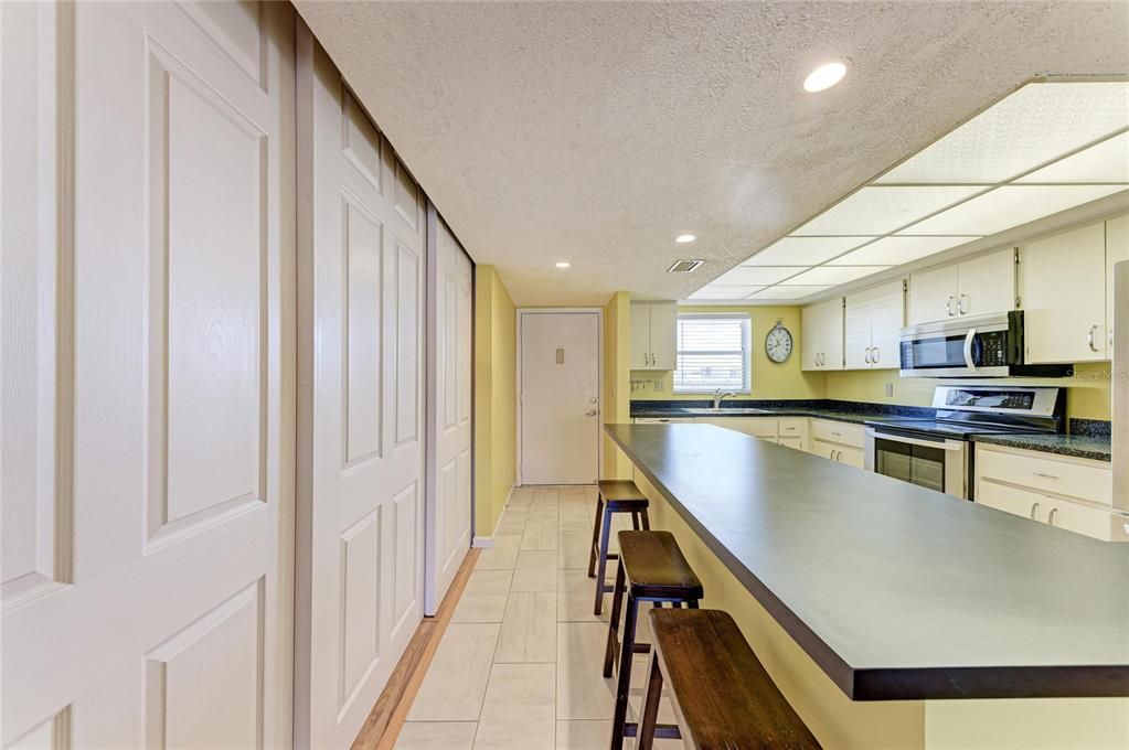 For Sale: $169,900 (3 beds, 2 baths, 1270 Square Feet)