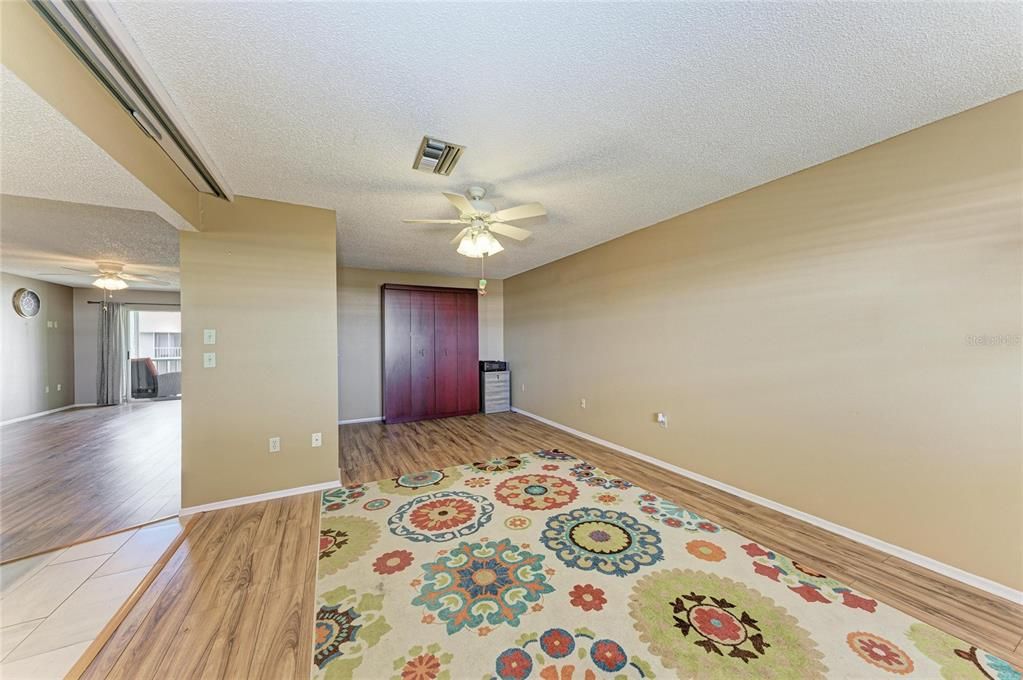 For Sale: $169,900 (3 beds, 2 baths, 1270 Square Feet)