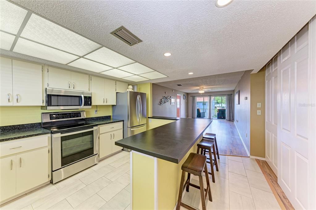 For Sale: $169,900 (3 beds, 2 baths, 1270 Square Feet)