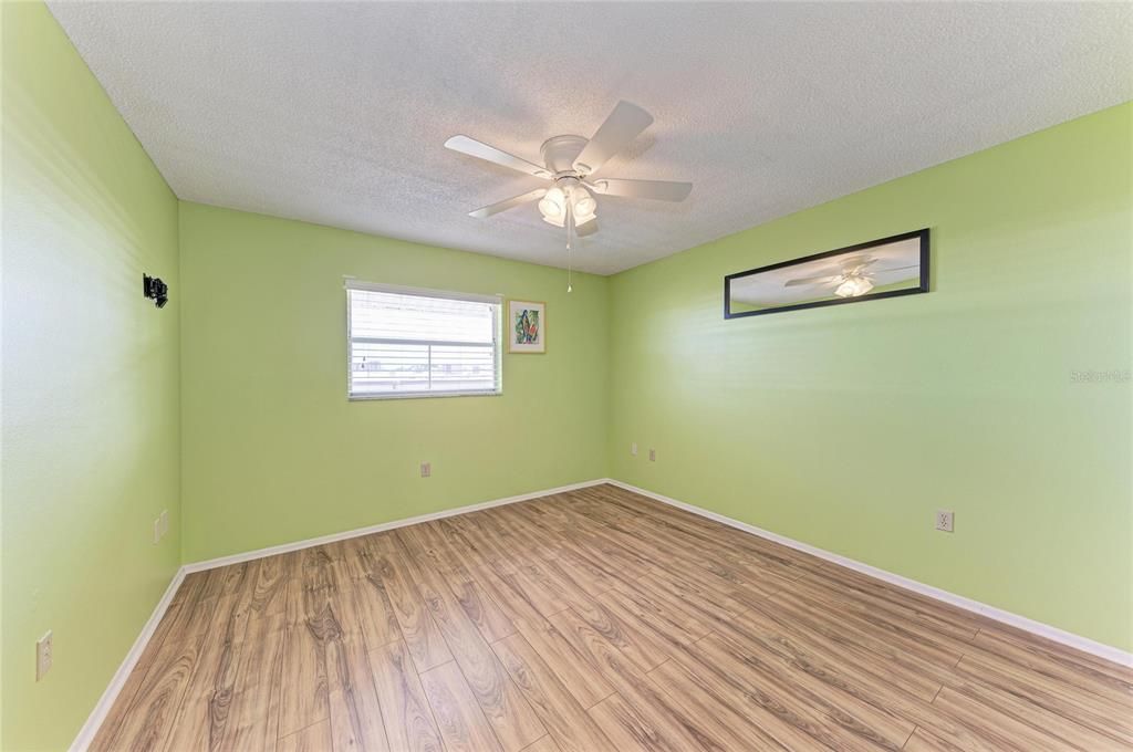 For Sale: $169,900 (3 beds, 2 baths, 1270 Square Feet)