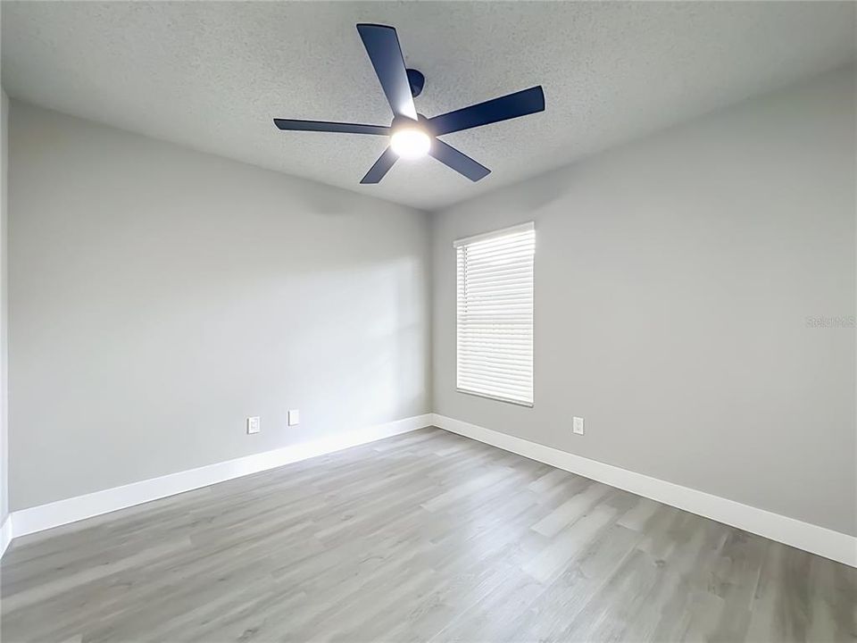 For Sale: $474,000 (4 beds, 2 baths, 1956 Square Feet)