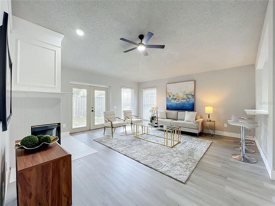 For Sale: $474,000 (4 beds, 2 baths, 1956 Square Feet)