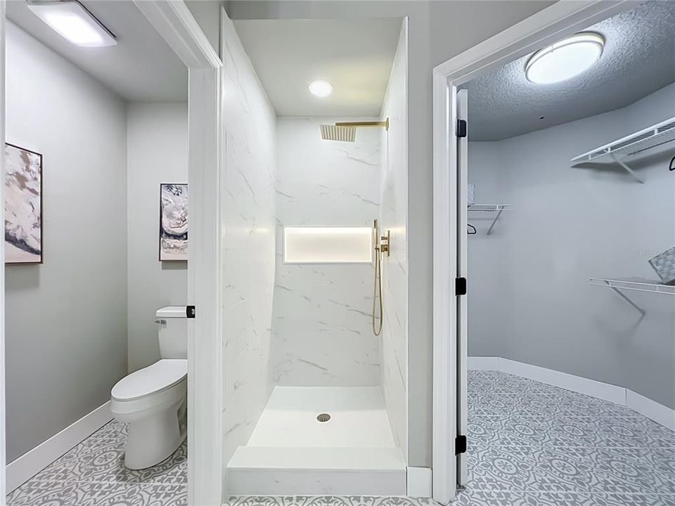 For Sale: $474,000 (4 beds, 2 baths, 1956 Square Feet)