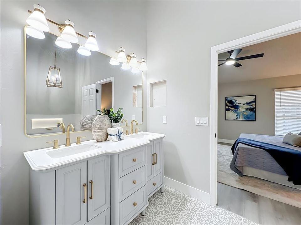 For Sale: $474,000 (4 beds, 2 baths, 1956 Square Feet)