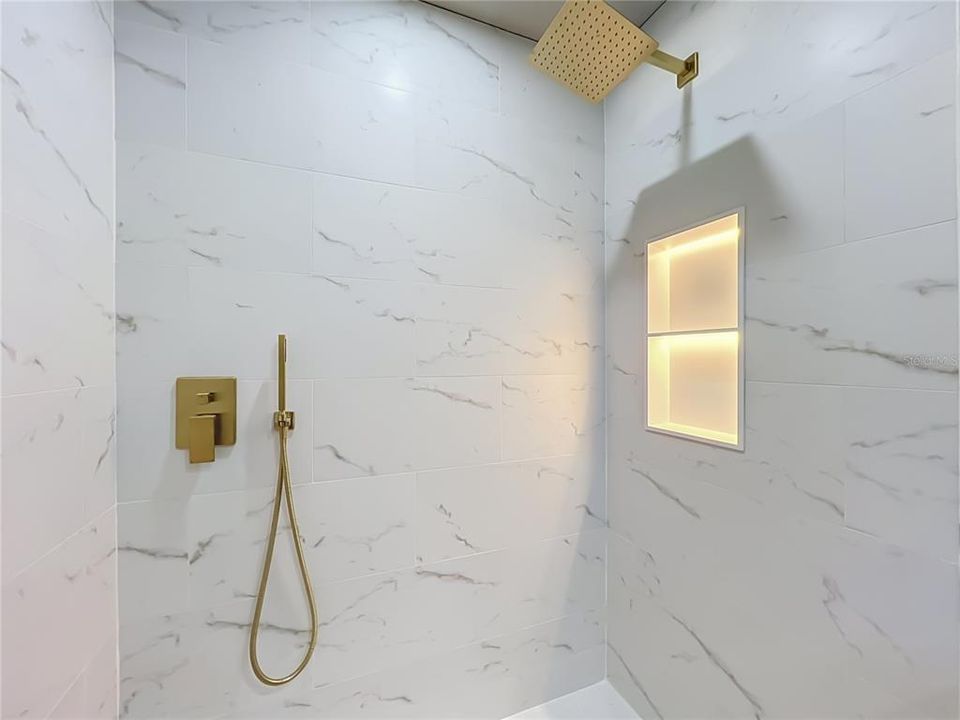 For Sale: $474,000 (4 beds, 2 baths, 1956 Square Feet)