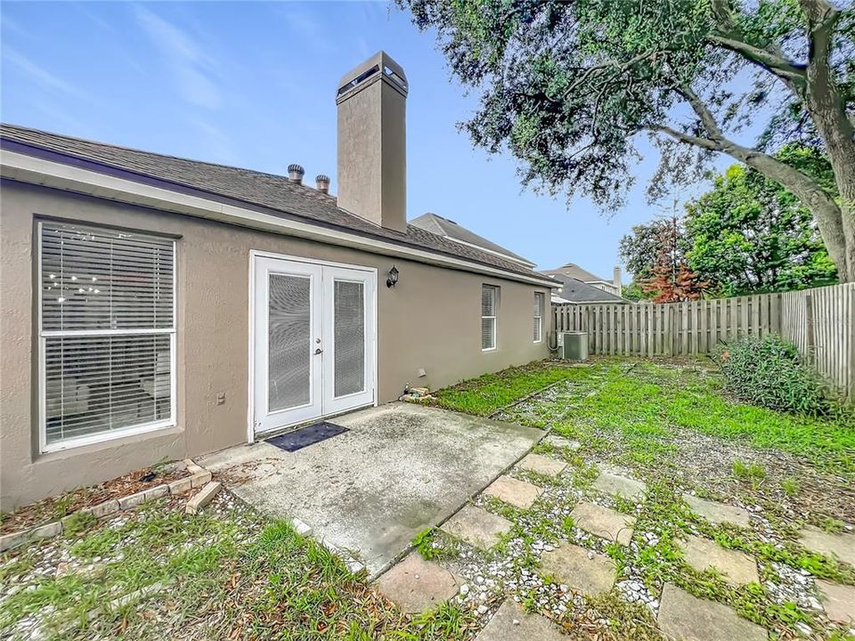 For Sale: $474,000 (4 beds, 2 baths, 1956 Square Feet)