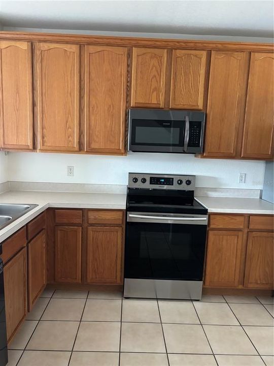 В аренду: $1,950 (2 спален, 2 ванн, 1071 Квадратных фут)