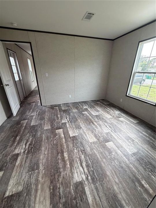 For Sale: $139,900 (2 beds, 2 baths, 840 Square Feet)