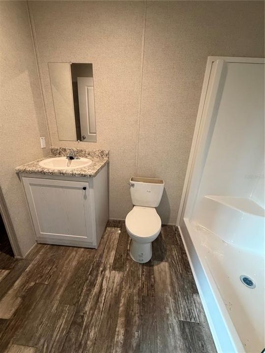 For Sale: $139,900 (2 beds, 2 baths, 840 Square Feet)