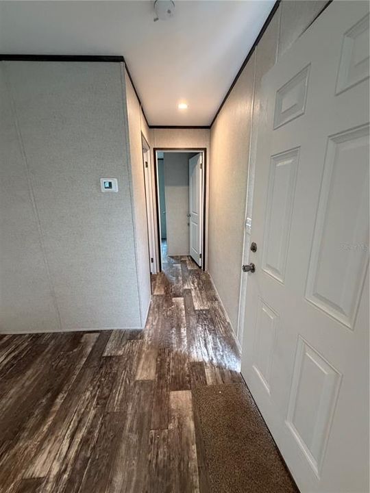 For Sale: $139,900 (2 beds, 2 baths, 840 Square Feet)