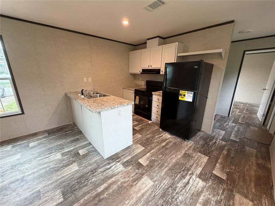 For Sale: $139,900 (2 beds, 2 baths, 840 Square Feet)