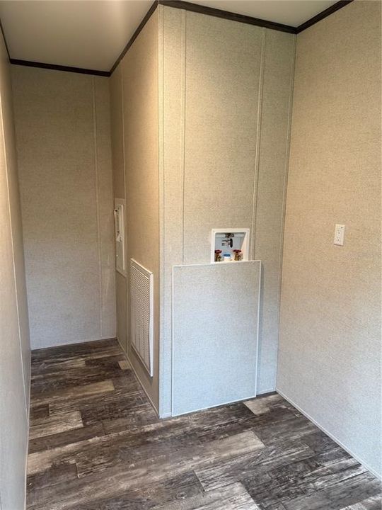 For Sale: $139,900 (2 beds, 2 baths, 840 Square Feet)