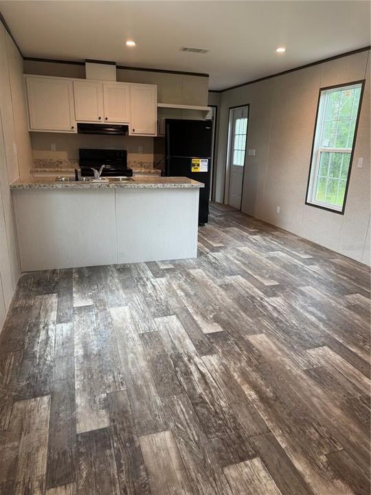 For Sale: $139,900 (2 beds, 2 baths, 840 Square Feet)