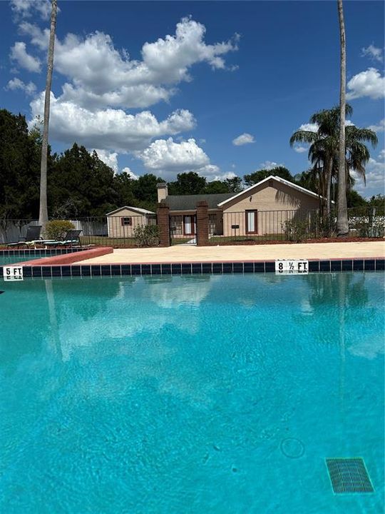 For Rent: $1,400 (2 beds, 1 baths, 800 Square Feet)