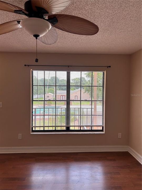 For Rent: $1,400 (2 beds, 1 baths, 800 Square Feet)