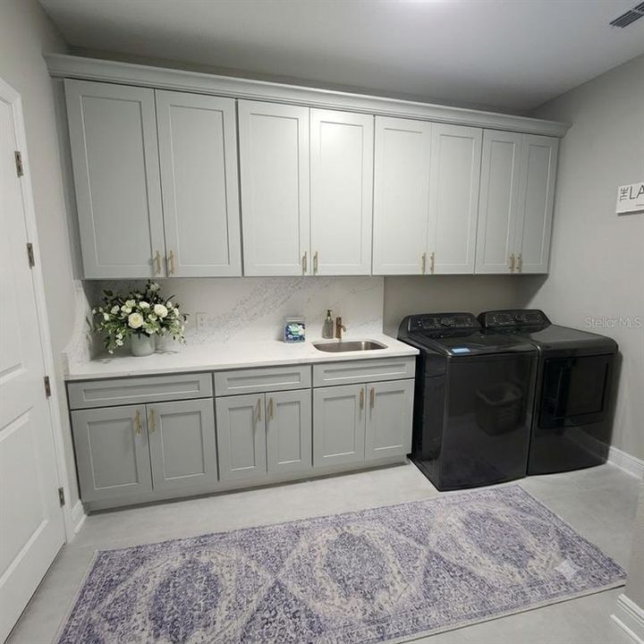 En Venta: $1,250,000 (6 camas, 4 baños, 5452 Pies cuadrados)