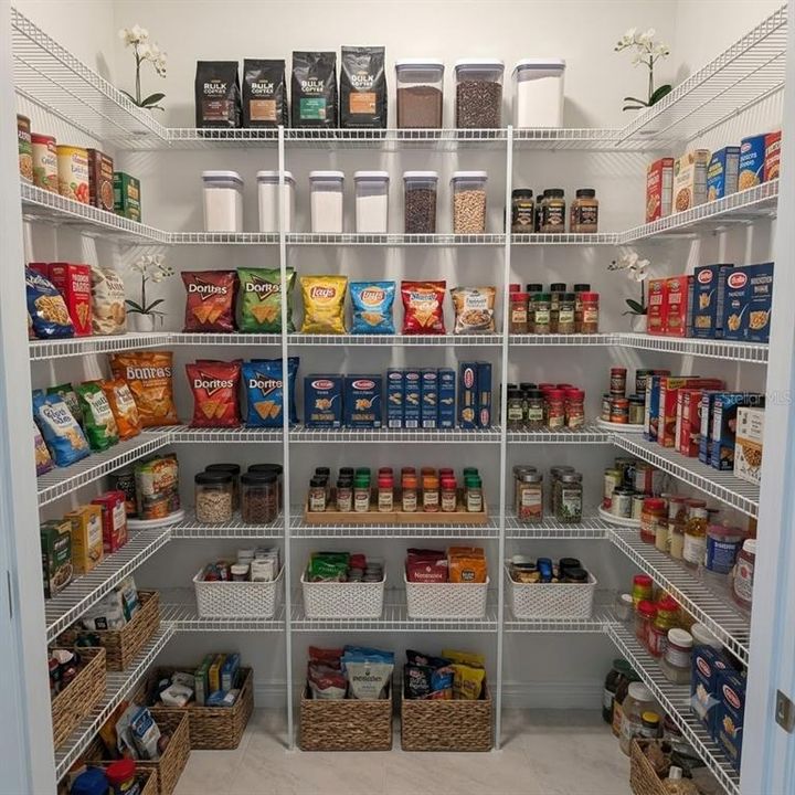 En Venta: $1,250,000 (6 camas, 4 baños, 5452 Pies cuadrados)