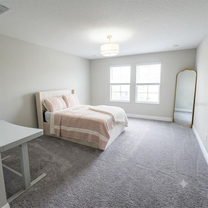 En Venta: $1,250,000 (6 camas, 4 baños, 5452 Pies cuadrados)