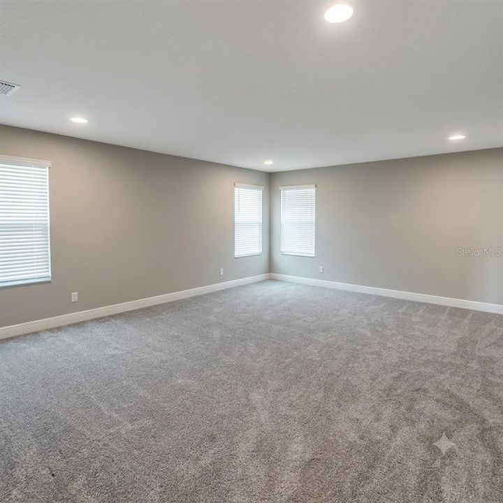 En Venta: $1,250,000 (6 camas, 4 baños, 5452 Pies cuadrados)