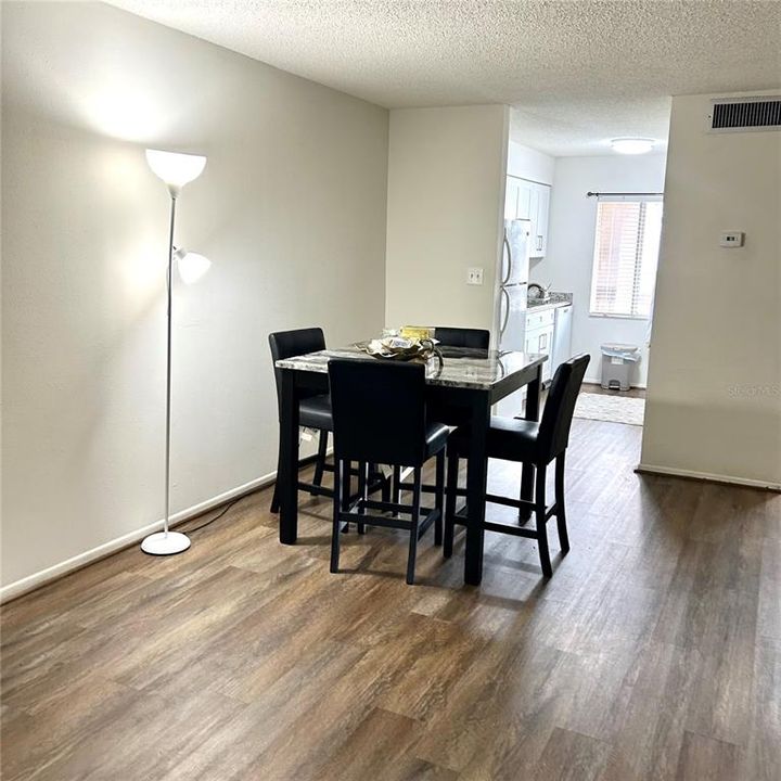 En Venta: $135,000 (2 camas, 1 baños, 936 Pies cuadrados)