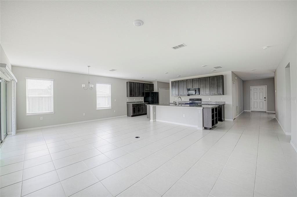 For Sale: $345,000 (3 beds, 2 baths, 1998 Square Feet)