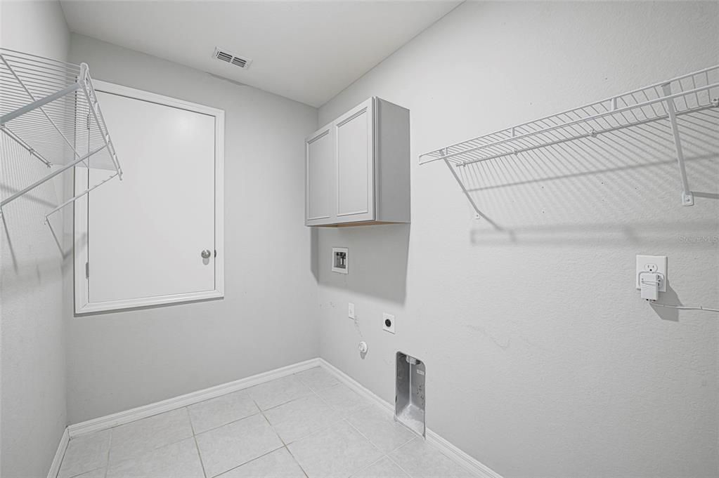 For Sale: $345,000 (3 beds, 2 baths, 1998 Square Feet)