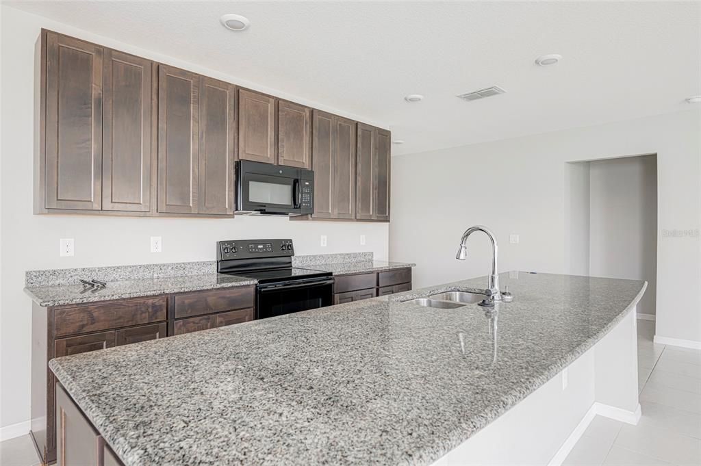 For Sale: $345,000 (3 beds, 2 baths, 1998 Square Feet)