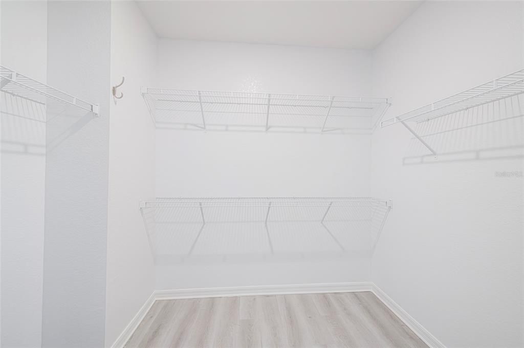 For Sale: $345,000 (3 beds, 2 baths, 1998 Square Feet)