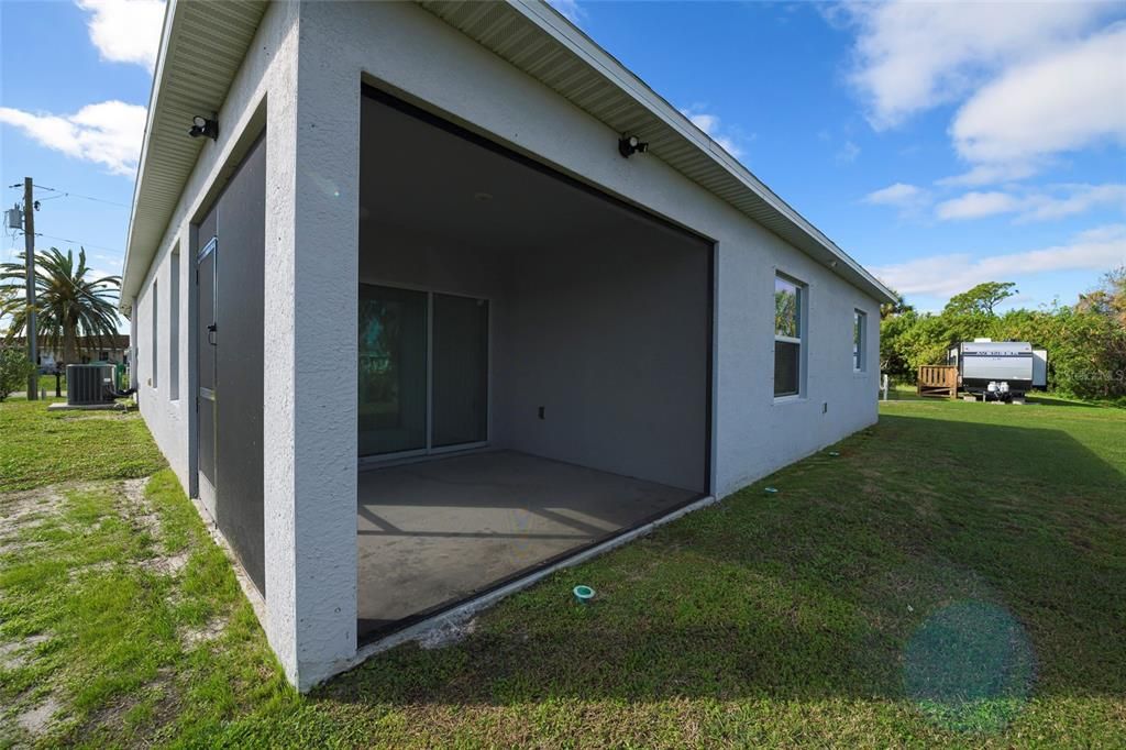 For Sale: $345,000 (3 beds, 2 baths, 1998 Square Feet)