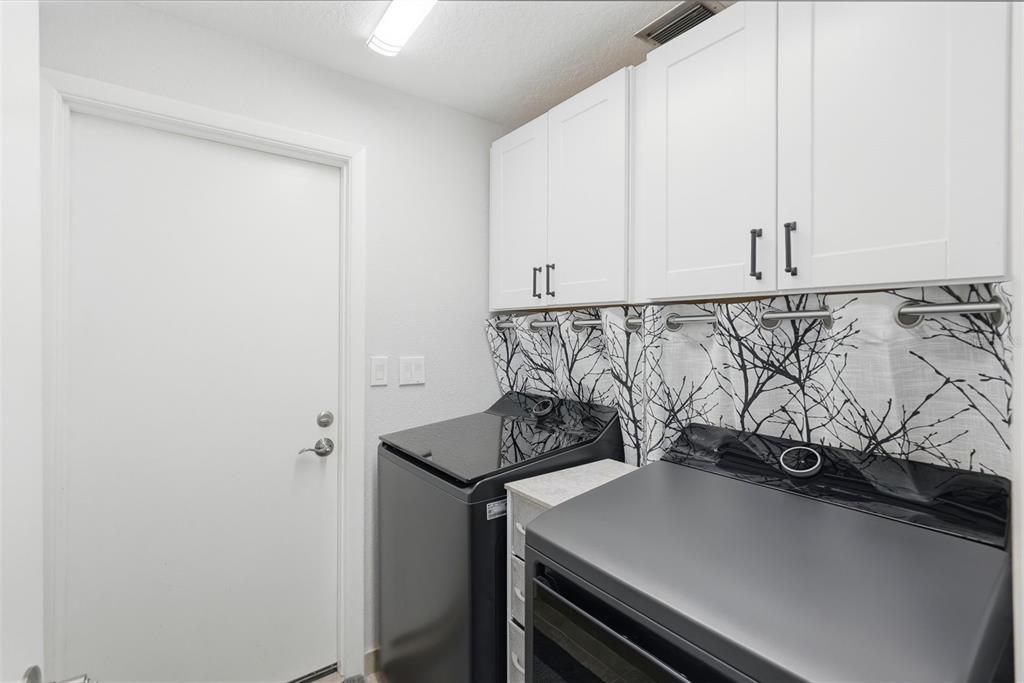 На продажу: $975,000 (4 спален, 3 ванн, 2499 Квадратных фут)