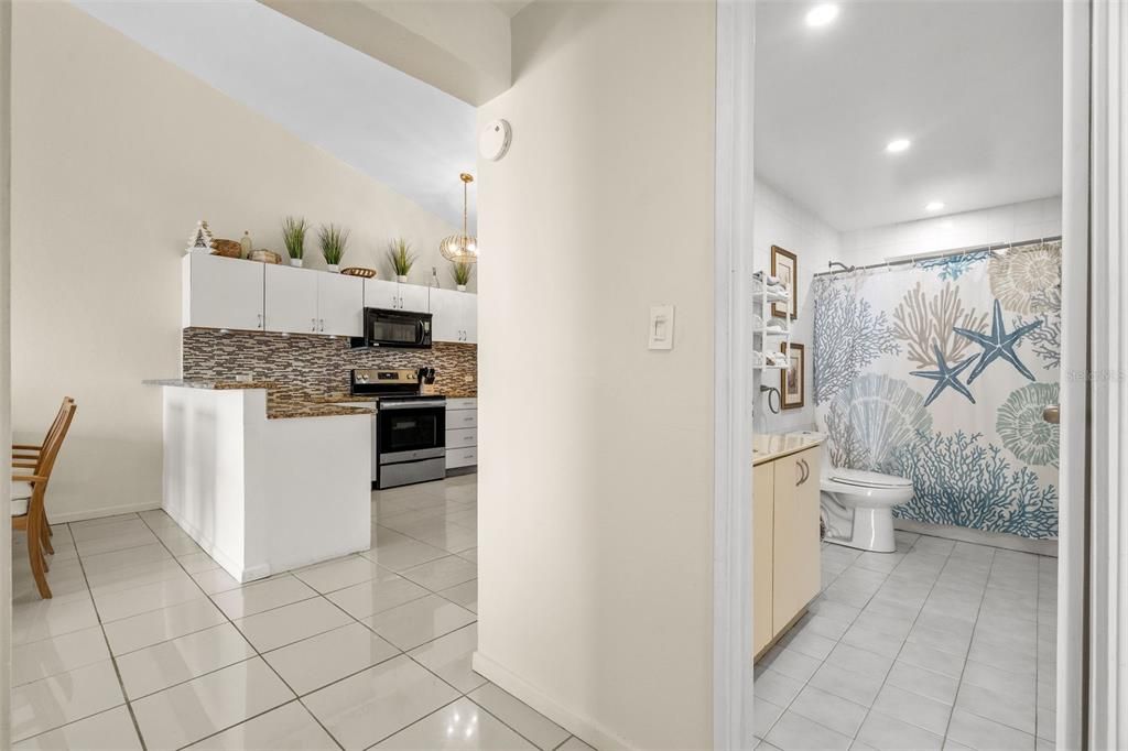 En Venta: $695,000 (3 camas, 2 baños, 2042 Pies cuadrados)