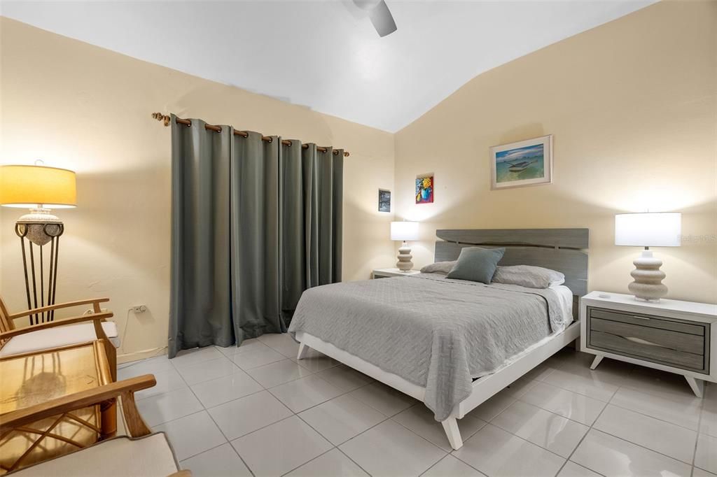 En Venta: $695,000 (3 camas, 2 baños, 2042 Pies cuadrados)