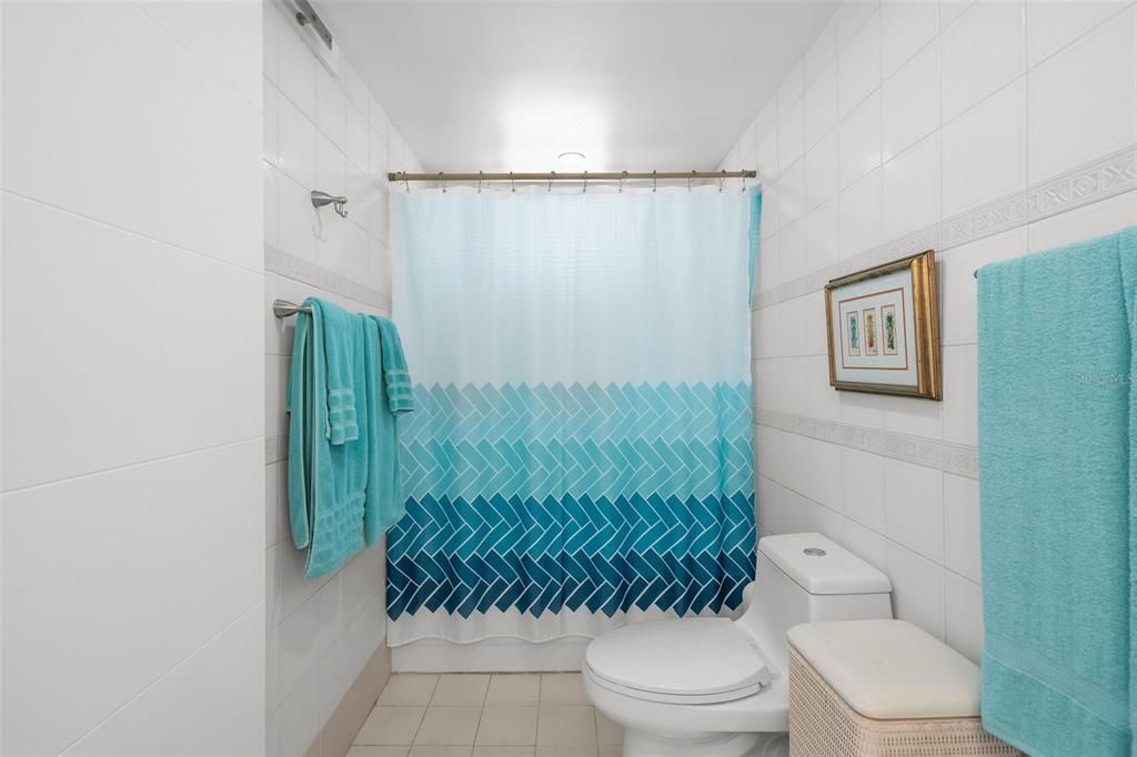 En Venta: $695,000 (3 camas, 2 baños, 2042 Pies cuadrados)