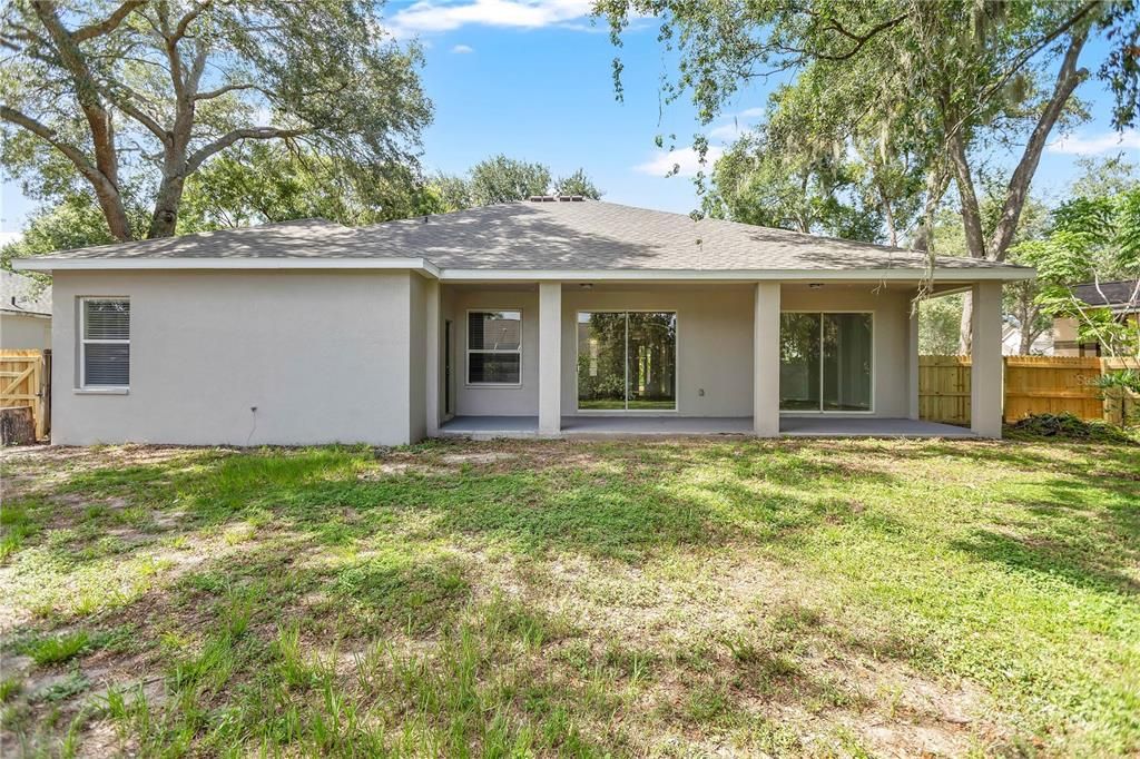 Activo con contrato: $394,900 (3 camas, 2 baños, 1998 Pies cuadrados)