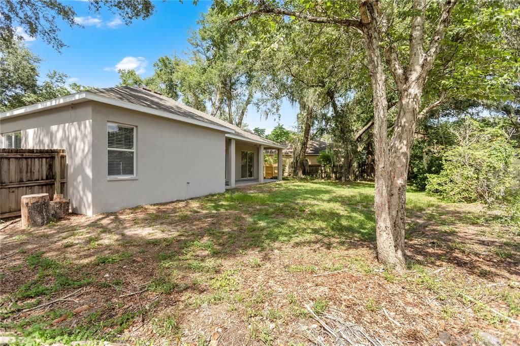 Activo con contrato: $394,900 (3 camas, 2 baños, 1998 Pies cuadrados)