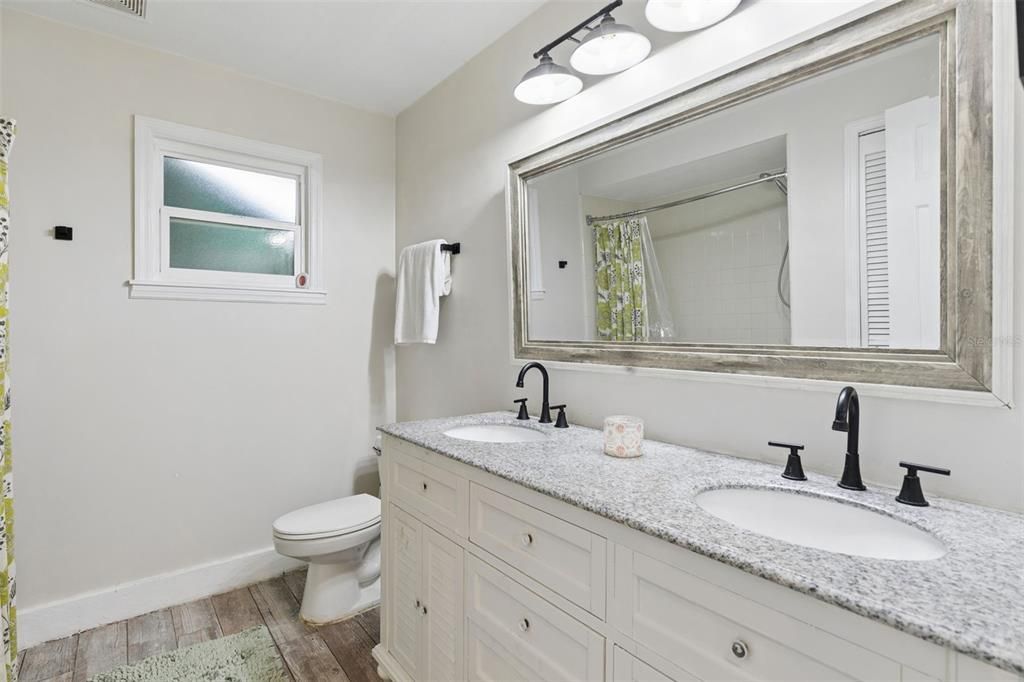 For Sale: $525,000 (3 beds, 2 baths, 1989 Square Feet)