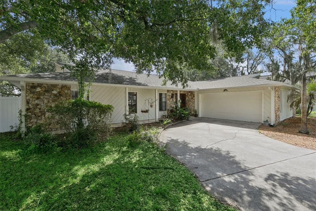 For Sale: $525,000 (3 beds, 2 baths, 1989 Square Feet)