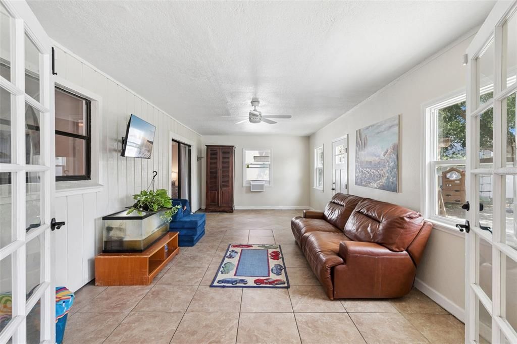 For Sale: $525,000 (3 beds, 2 baths, 1989 Square Feet)