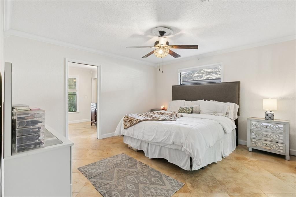 For Sale: $525,000 (3 beds, 2 baths, 1989 Square Feet)