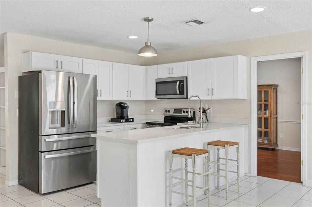 For Sale: $525,000 (3 beds, 2 baths, 1989 Square Feet)