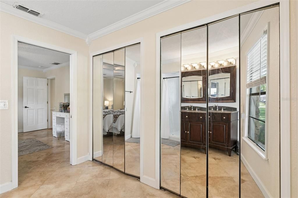 For Sale: $525,000 (3 beds, 2 baths, 1989 Square Feet)