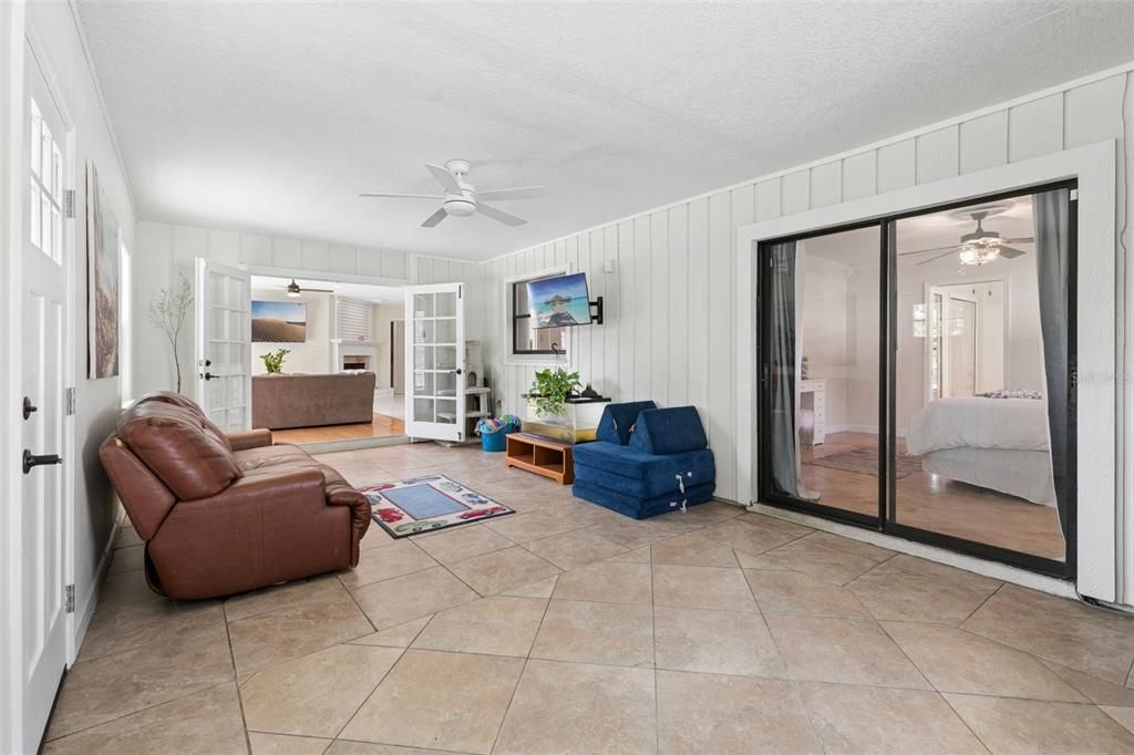 For Sale: $525,000 (3 beds, 2 baths, 1989 Square Feet)