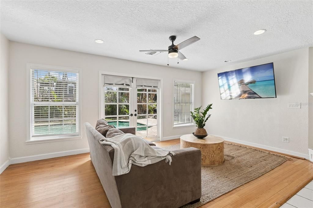 For Sale: $525,000 (3 beds, 2 baths, 1989 Square Feet)