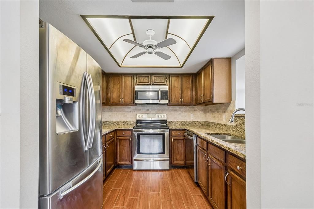 For Sale: $210,000 (2 beds, 2 baths, 1100 Square Feet)
