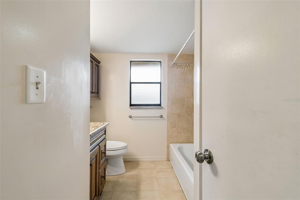 For Sale: $210,000 (2 beds, 2 baths, 1100 Square Feet)