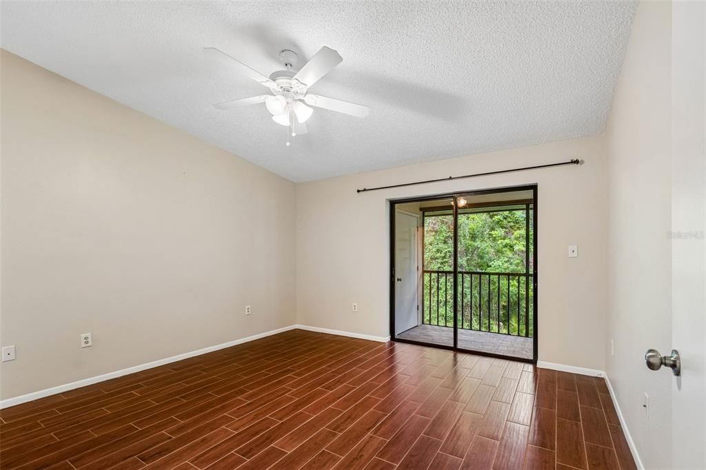 For Sale: $210,000 (2 beds, 2 baths, 1100 Square Feet)
