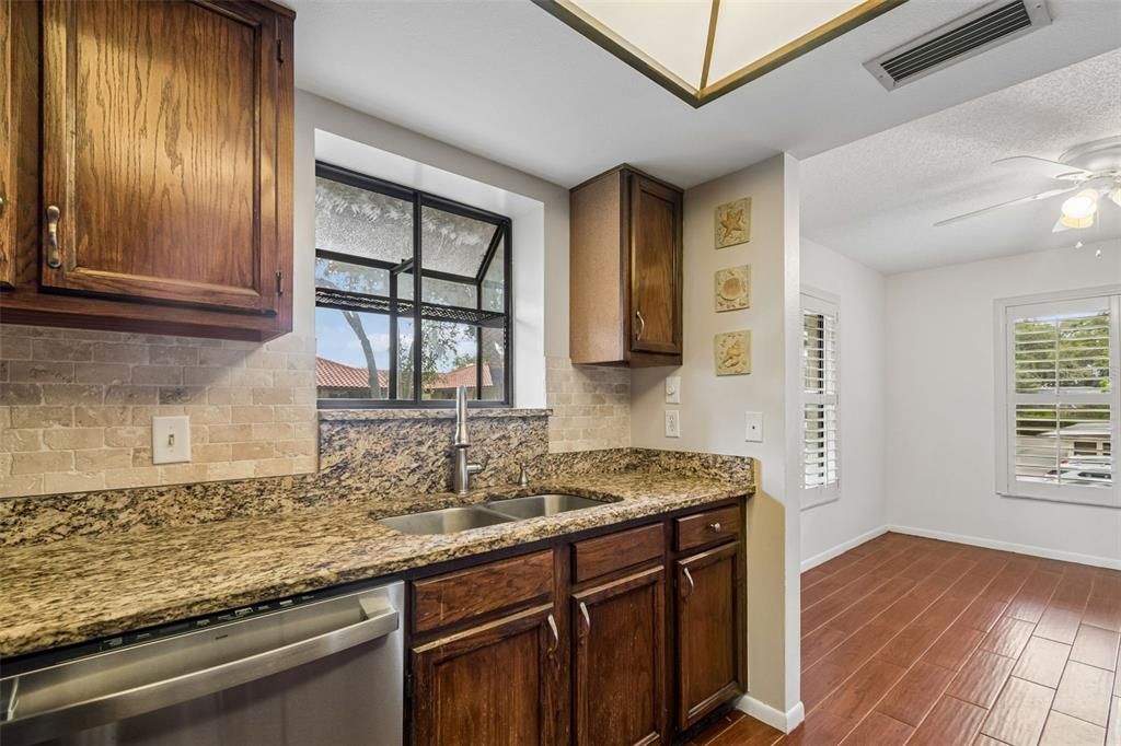 For Sale: $210,000 (2 beds, 2 baths, 1100 Square Feet)