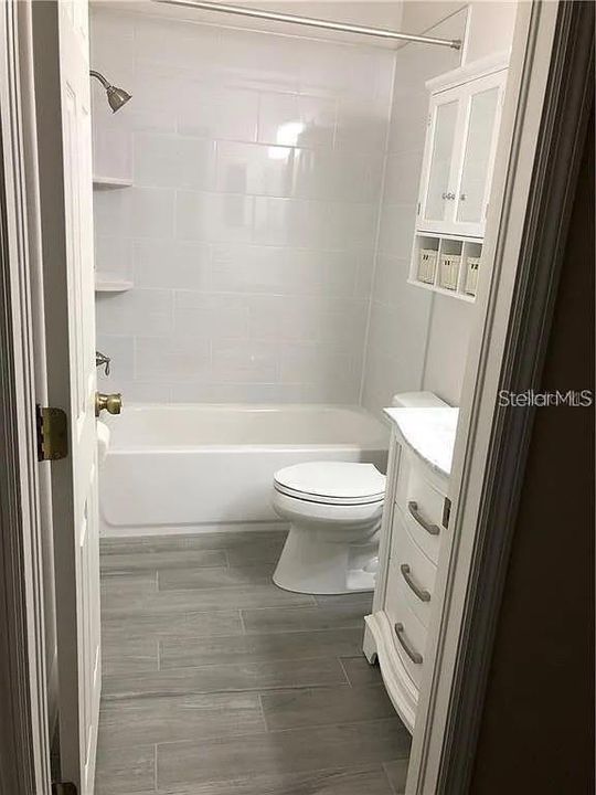 На продажу: $319,999 (2 спален, 2 ванн, 1272 Квадратных фут)
